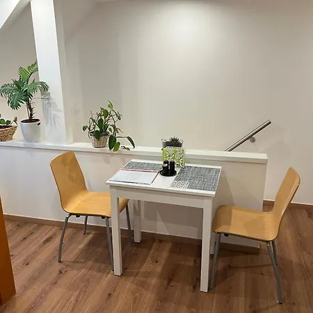 Apartment Klidne U Prahy Sluhy