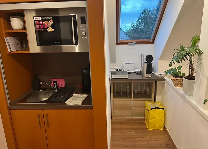 Klidné U Prahy * Sluhy